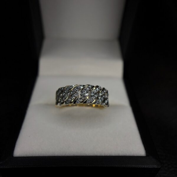 Anillo Cuban Link de oro 14K con diamantes